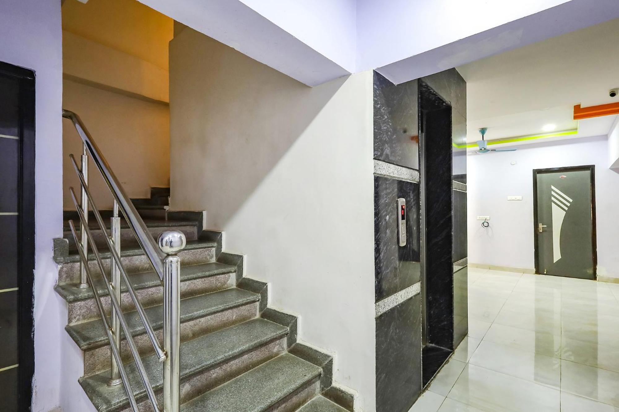 Capital O Lakshmi Residency Hotel Tirupati Exterior photo