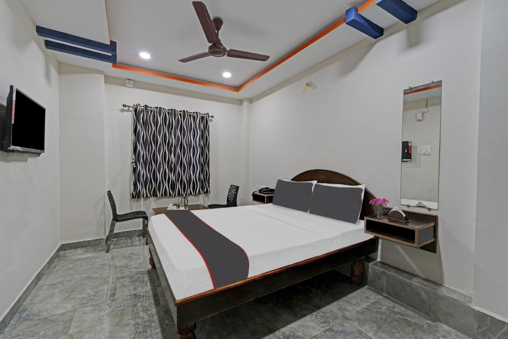 Capital O Lakshmi Residency Hotel Tirupati Exterior photo